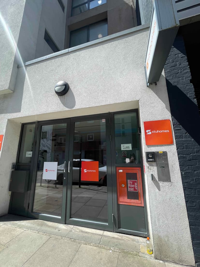 GoBritanya Kirby Street Residence, London image 26