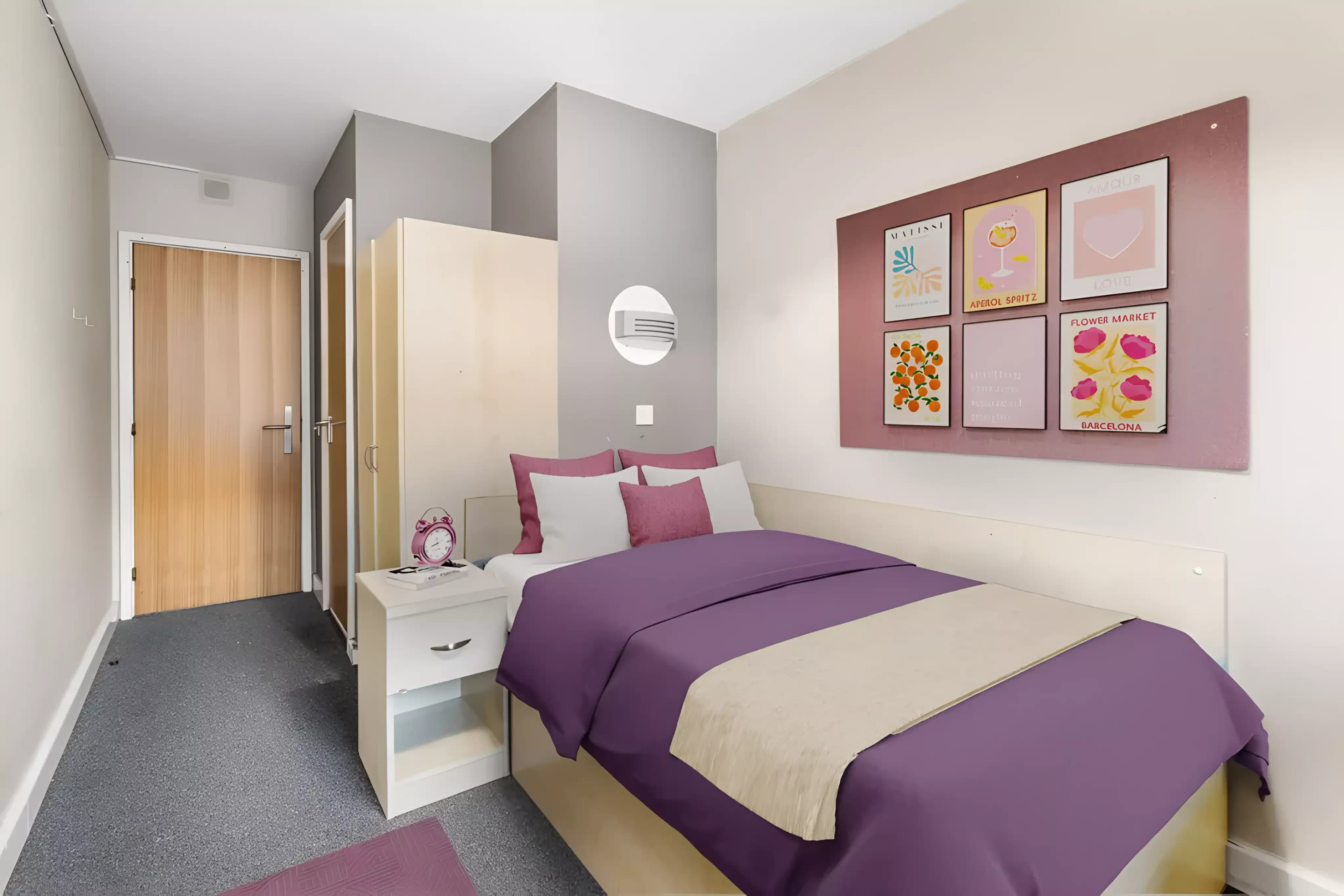 Ensuite Bronze Lower Level