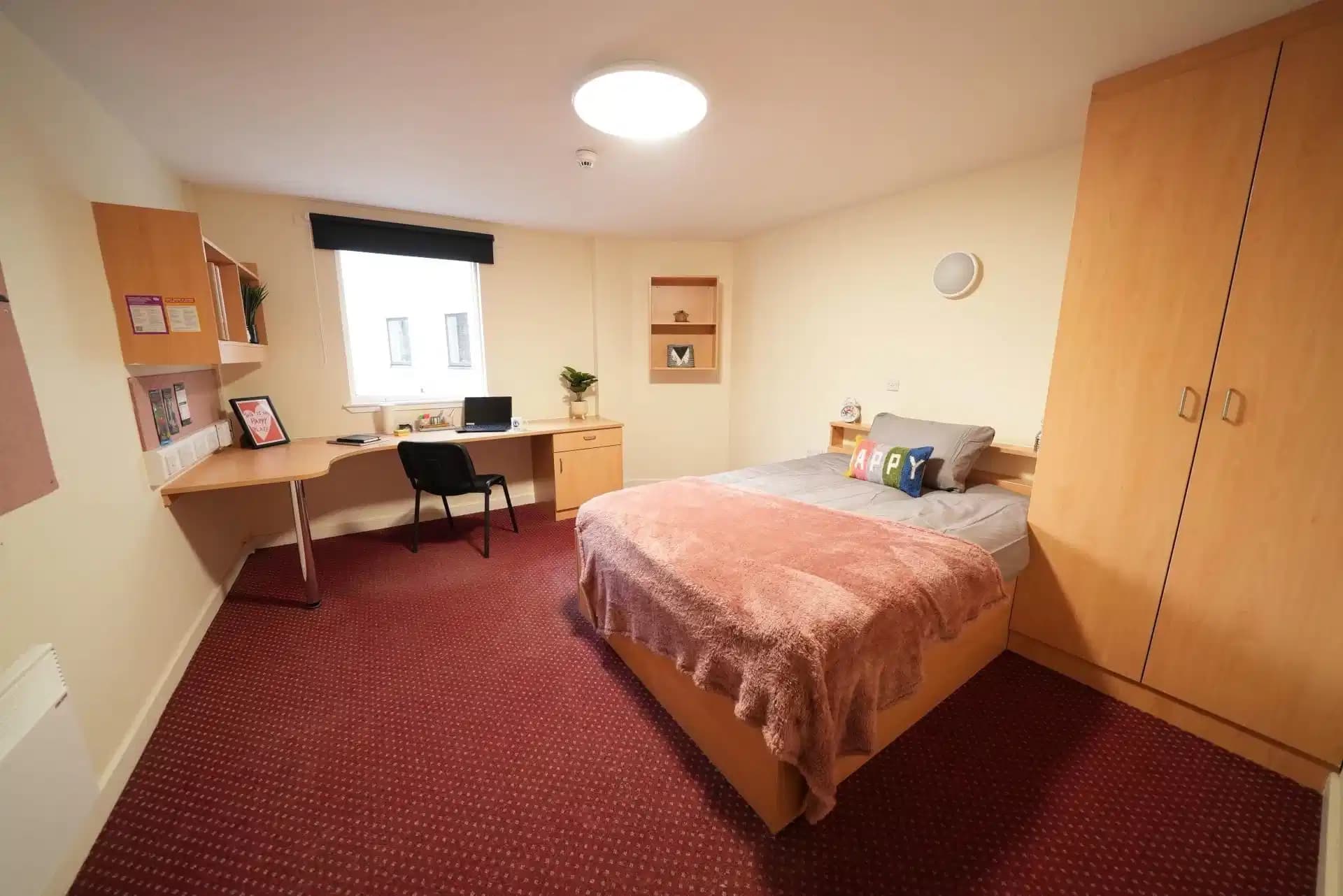 Large Double Ensuite (within a 5 Bed Flat)