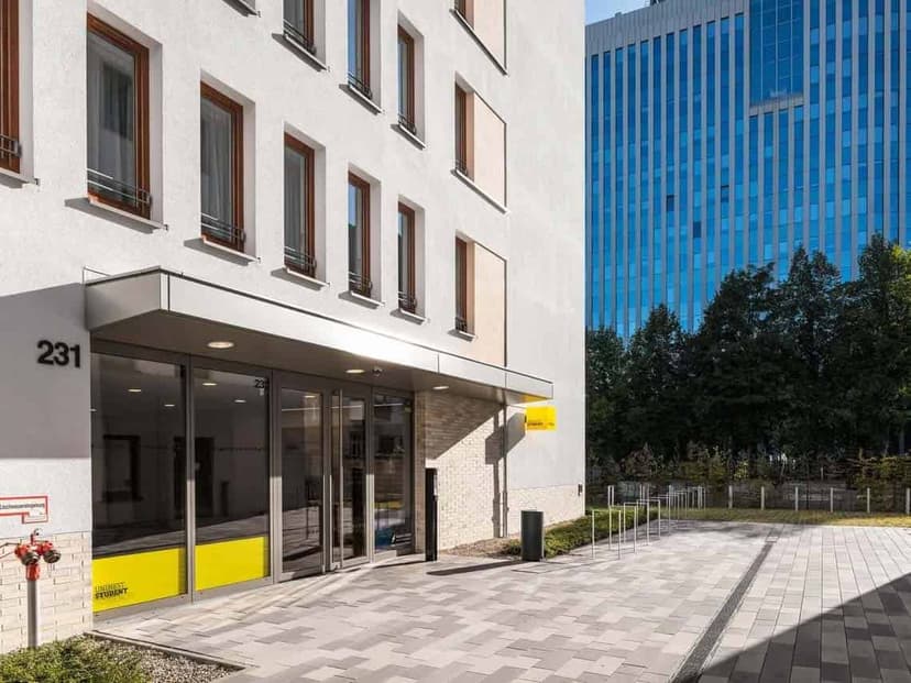 Yugo Urbanum, Frankfurt image 12
