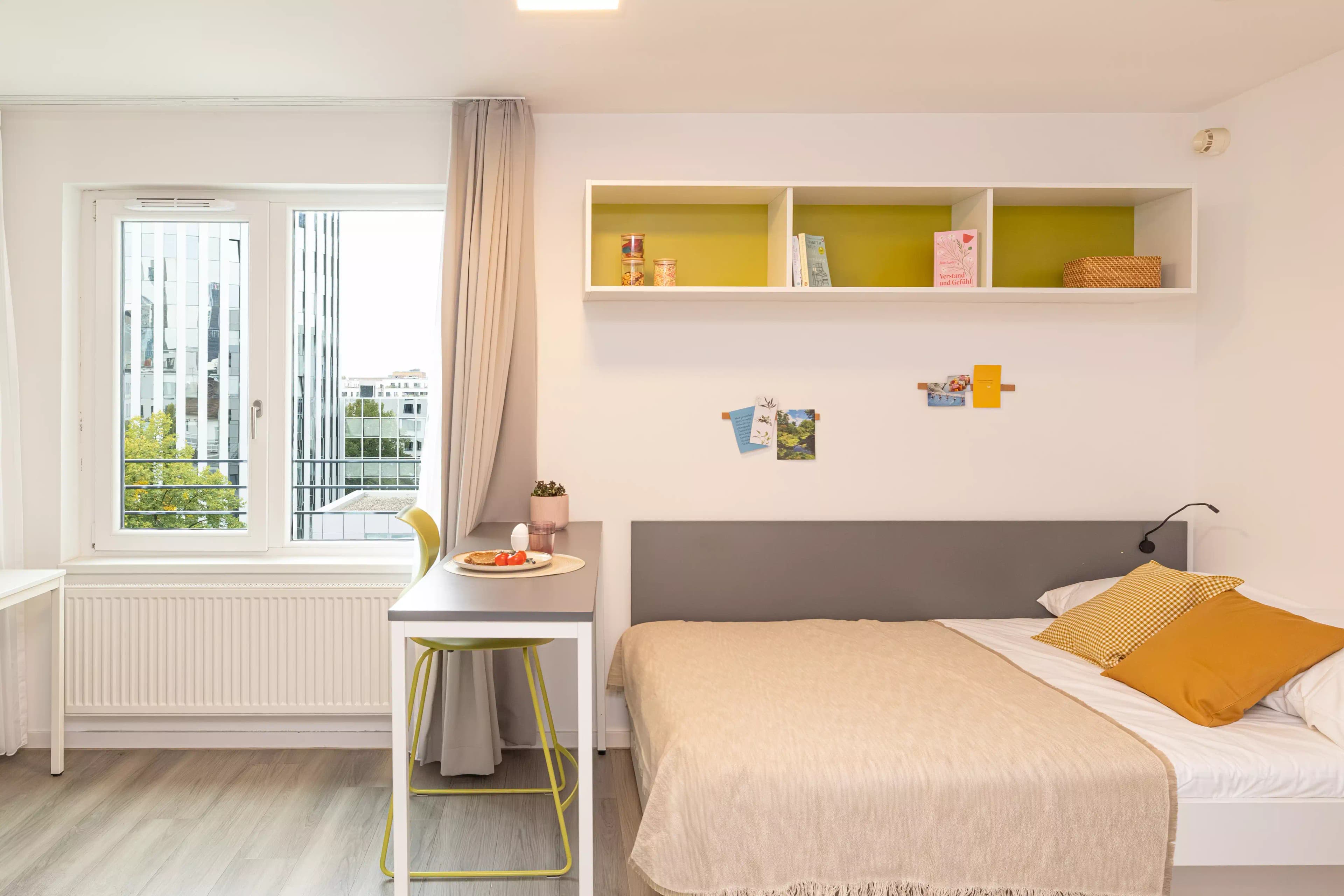 Large Gold Studio (29 sqm)