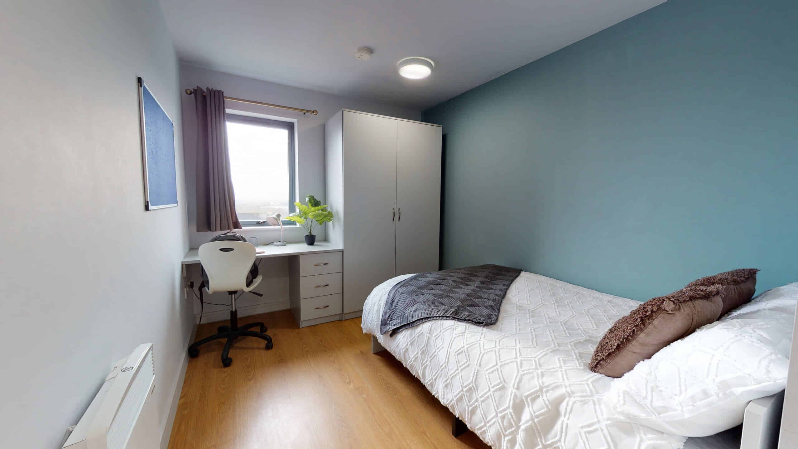  4 or 5 Room Cluster Ensuite 