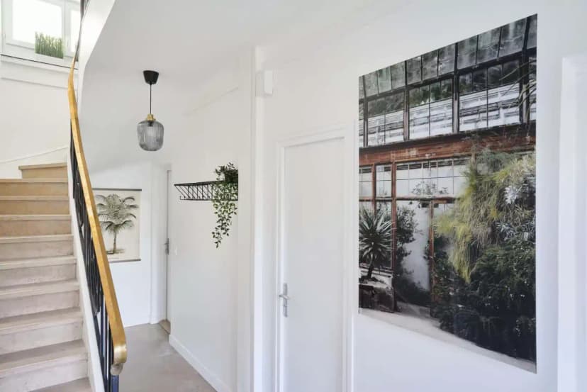 Rue d'Estienne d'Orves, Paris view 6
