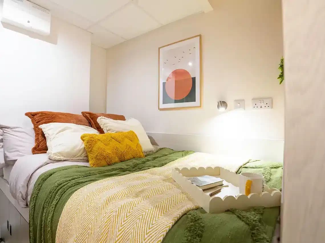 Classic Studio (Floors 1-9)