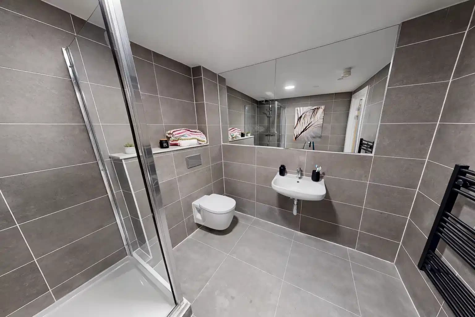 Large Cluster Bedroom