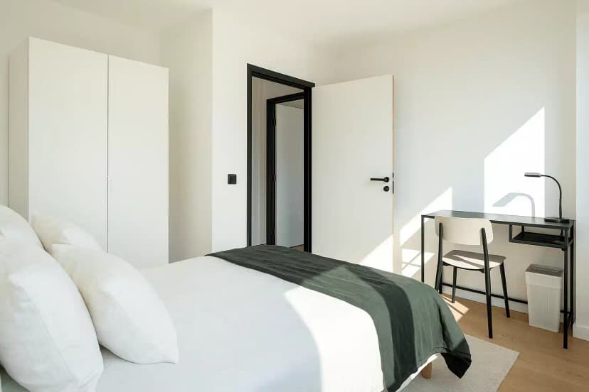 Habyt 92110, Paris image 1