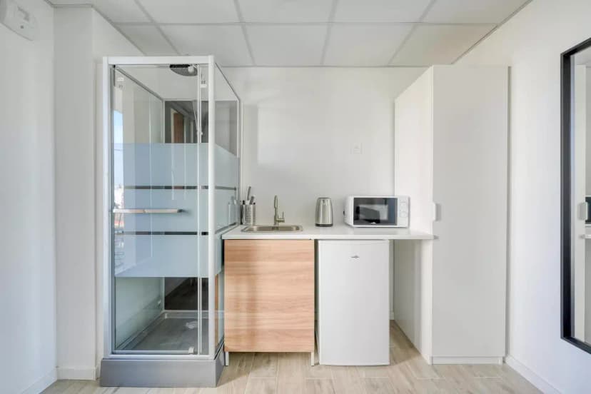 Habyt 93100, Paris image 12