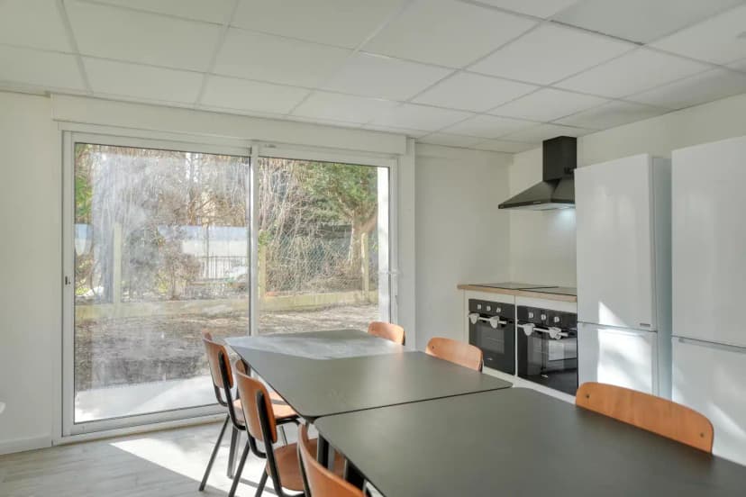 Habyt 93100, Paris image 19