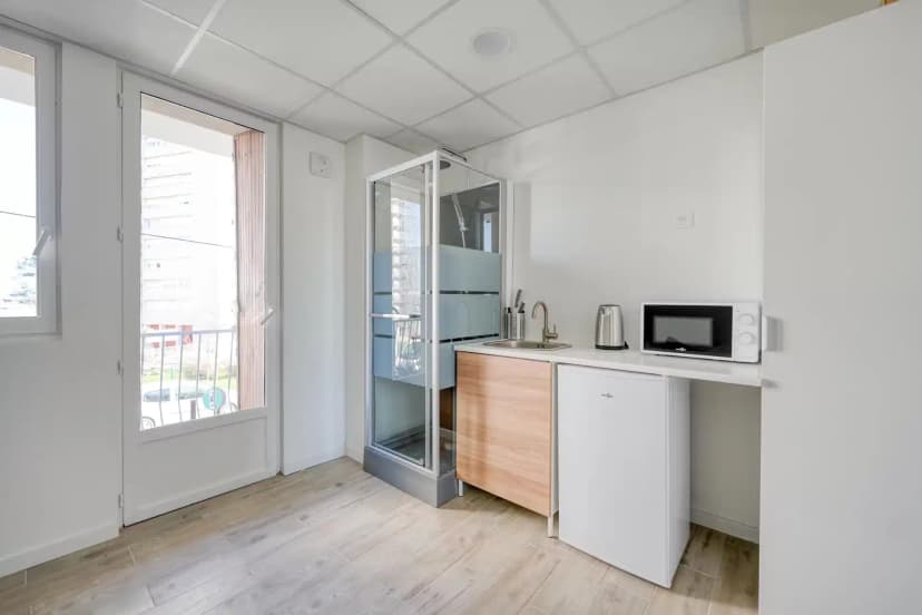 Habyt 93100, Paris image 11