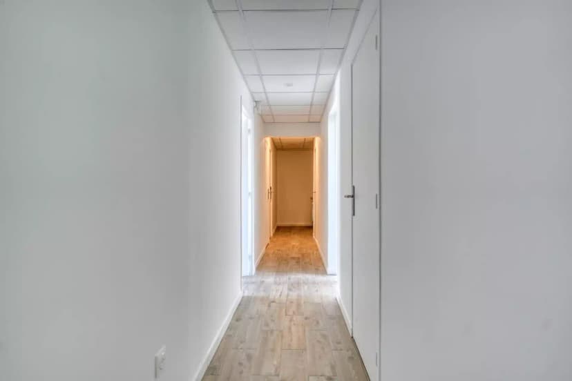 Habyt 93100, Paris image 32