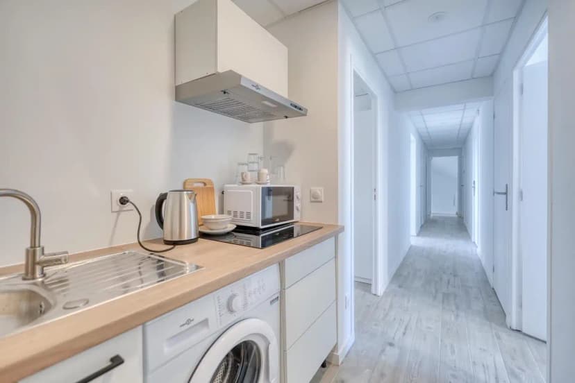 Habyt 93100, Paris view 3