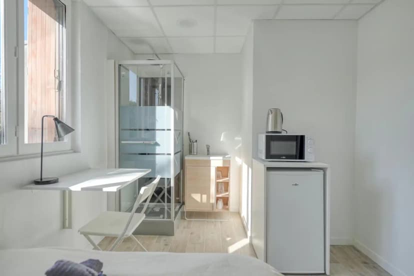 Habyt 93100, Paris view 5