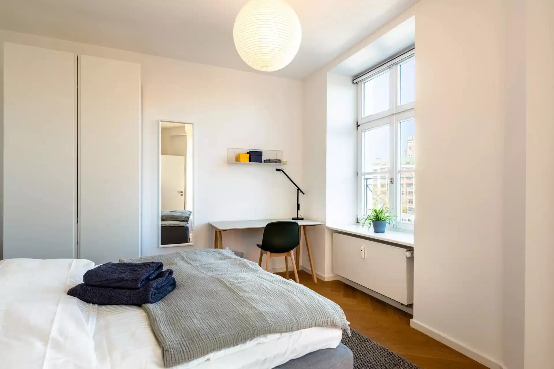 Room in A 6 Bedroom 2 Bathroom | Mighty+