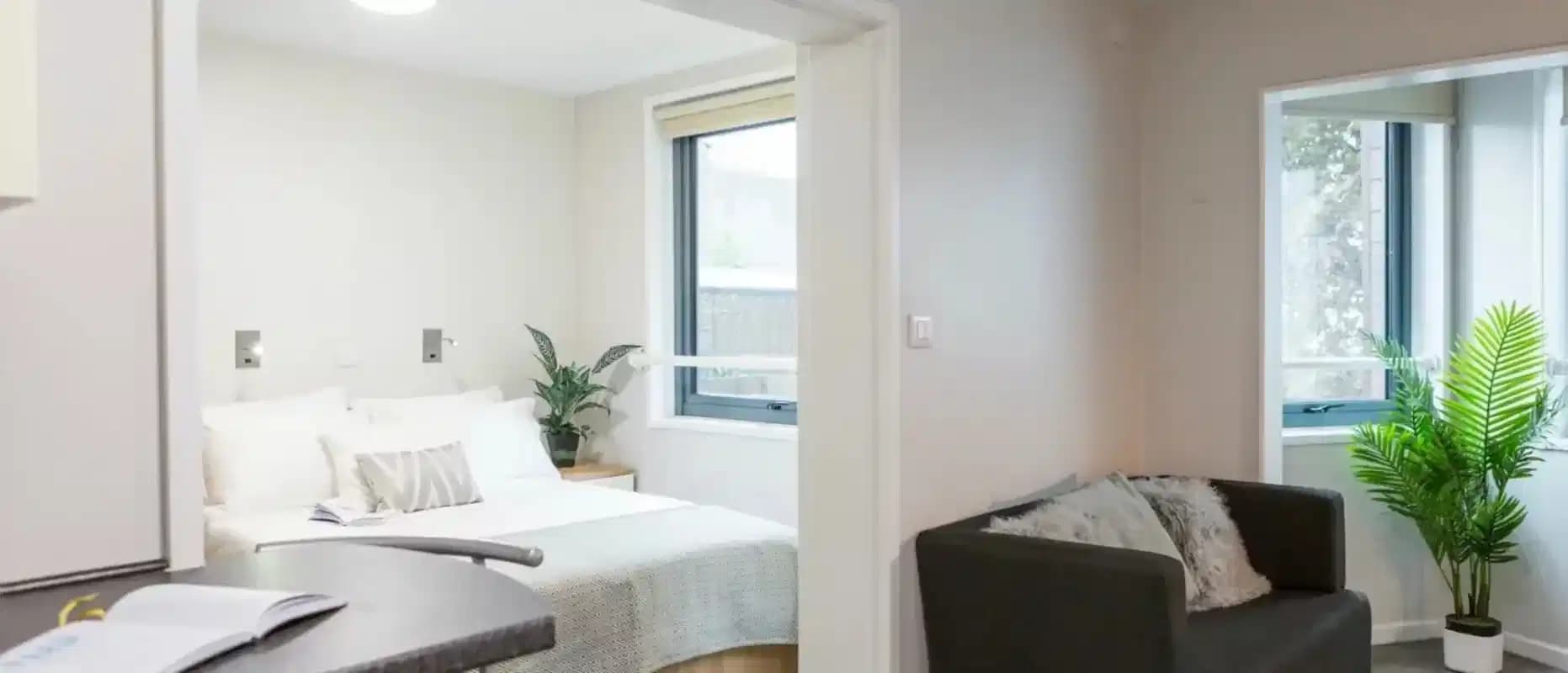 Studio Gold Mid Level