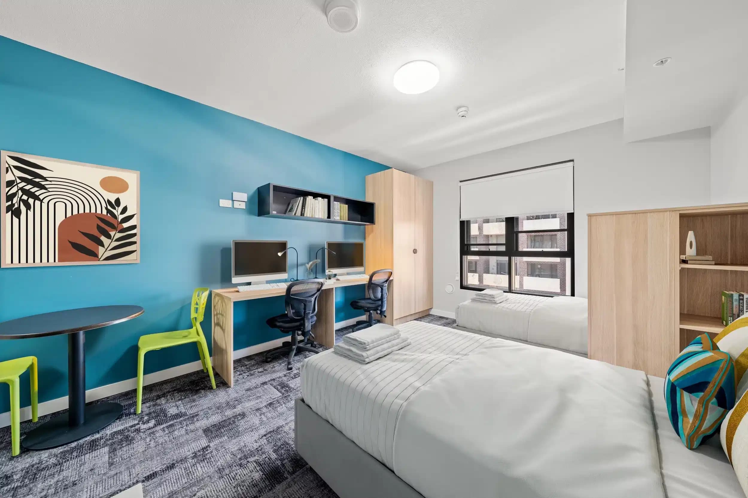 Deluxe Twin Share Studio