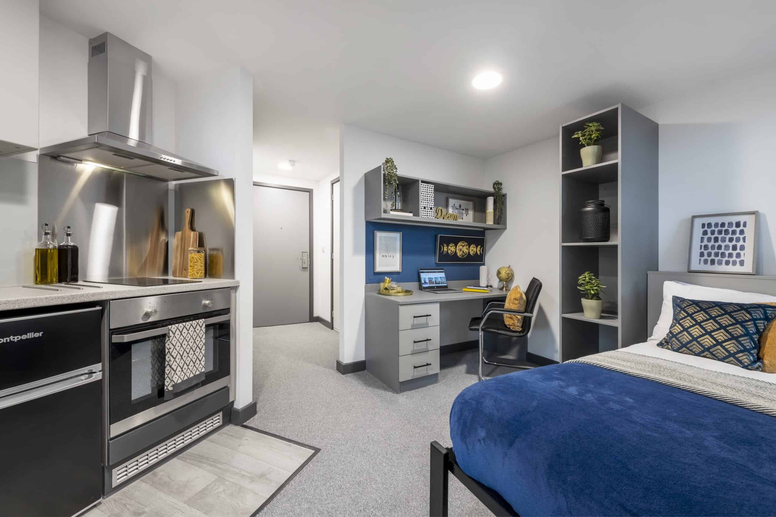 Bronze Studio - Low Floor