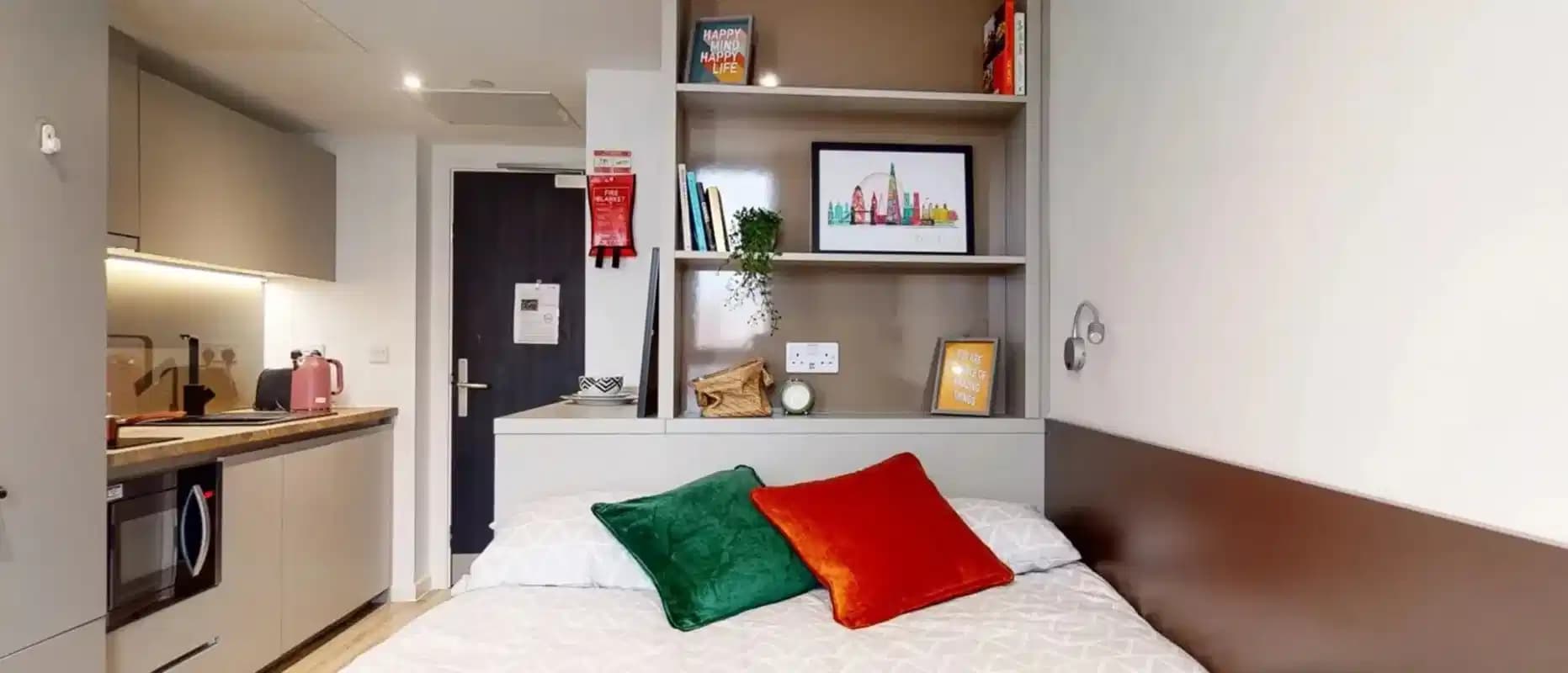 Gold Studio Private Upper Level