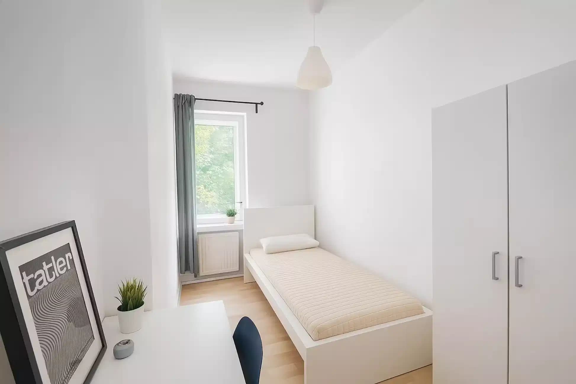 Room in a 3 Bed 1 Bath