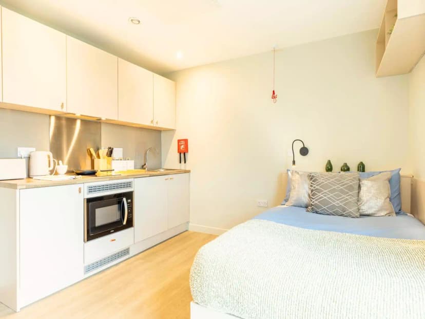 Straits Meadow, Edinburgh image 1