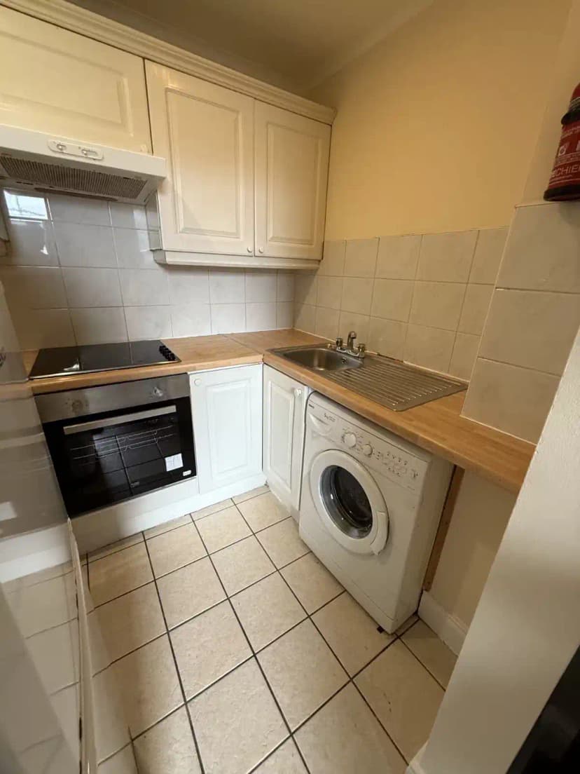 Room in a 5 Bedroom Apartment, Charles Street Great,  Mountjoy, Dublin 1 view 3