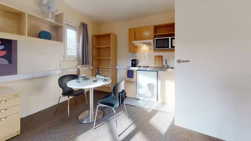 Creek Court, London image 13