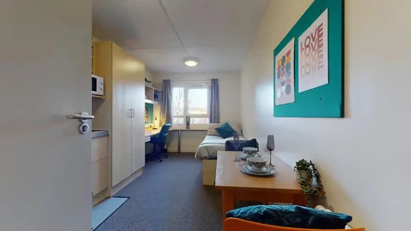 Creek Court, London image 10