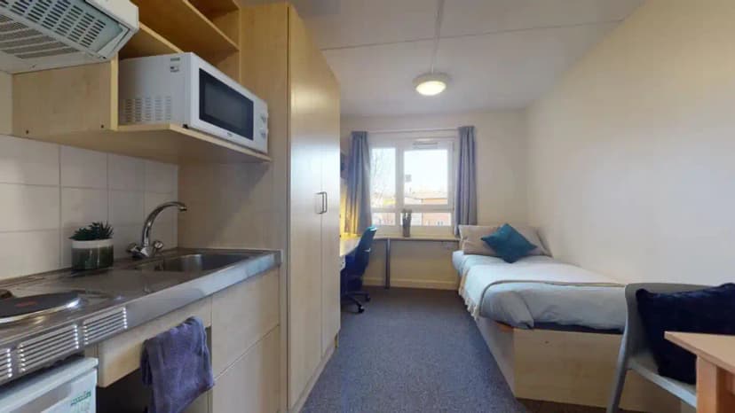 Creek Court, London image 14