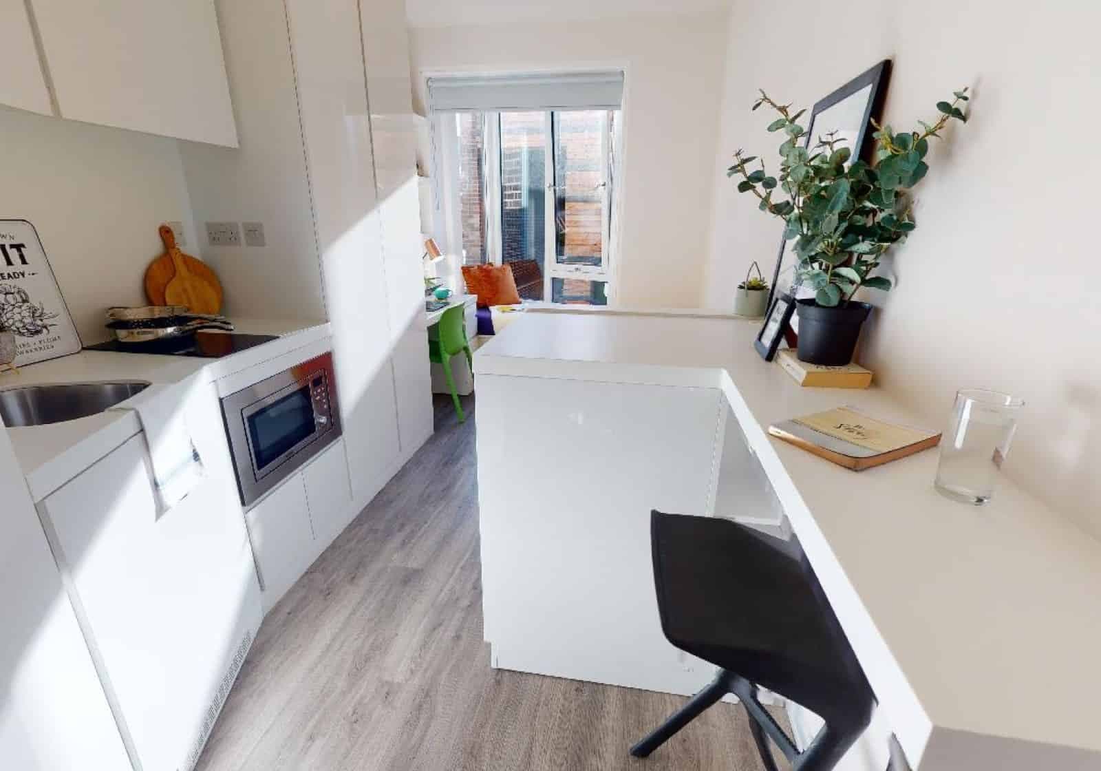 Standard Window Seat Studio Middle