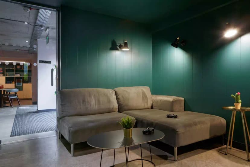 Canto Court, London image 31