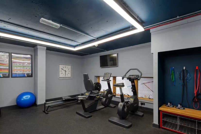 Canto Court, London image 16