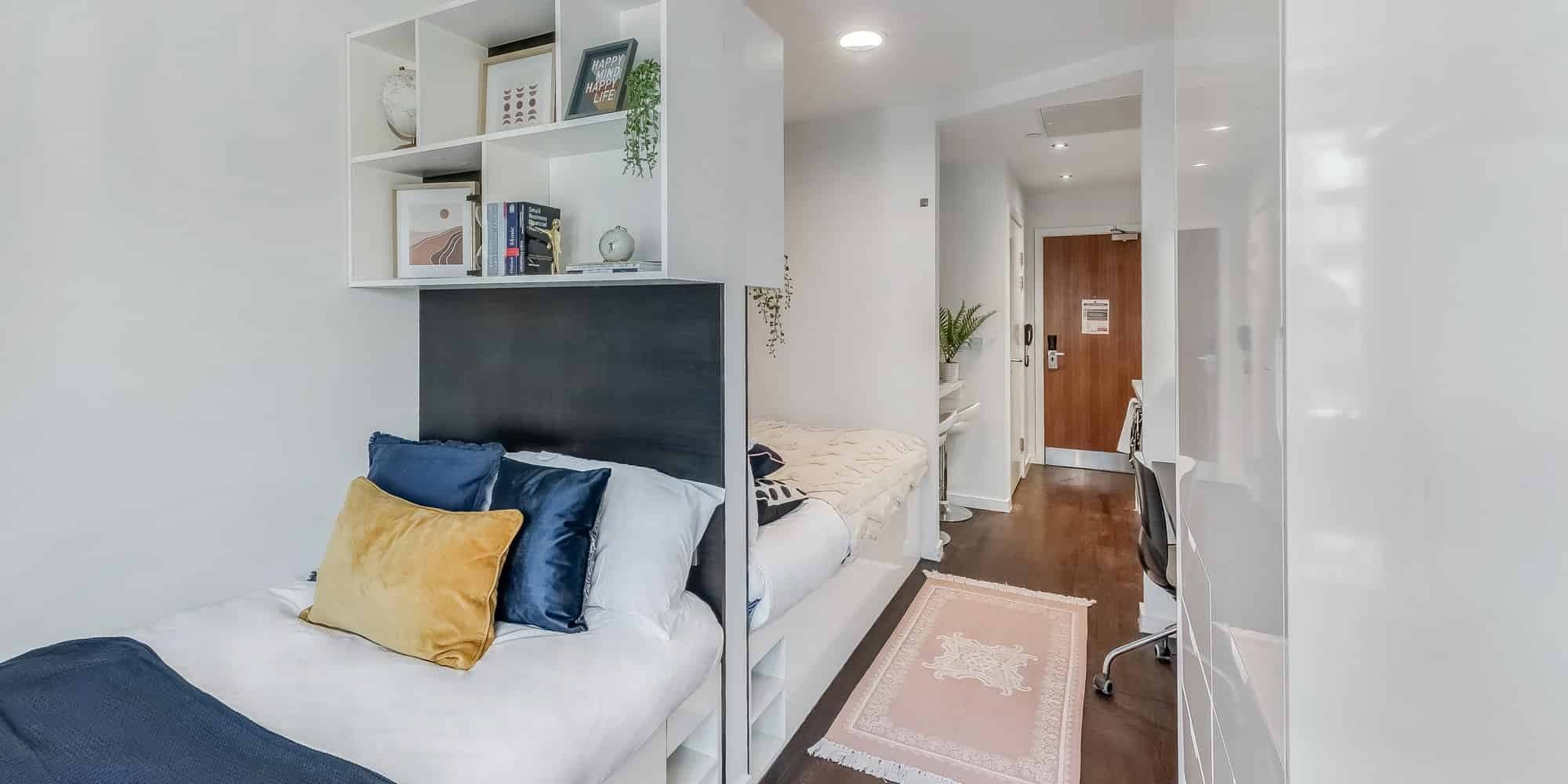  Bronze Twin Studio Lower Level Courtyard View