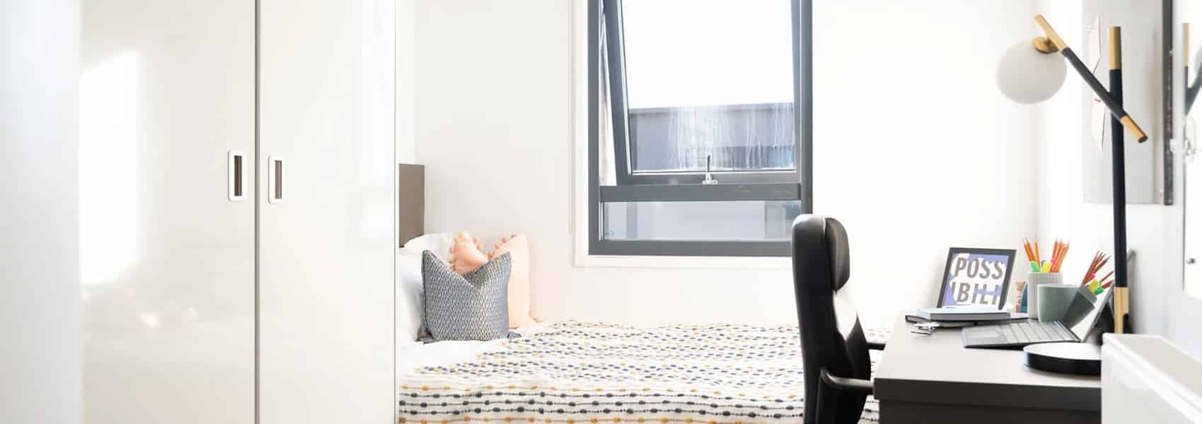 Bronze Ensuite Private Mid Level