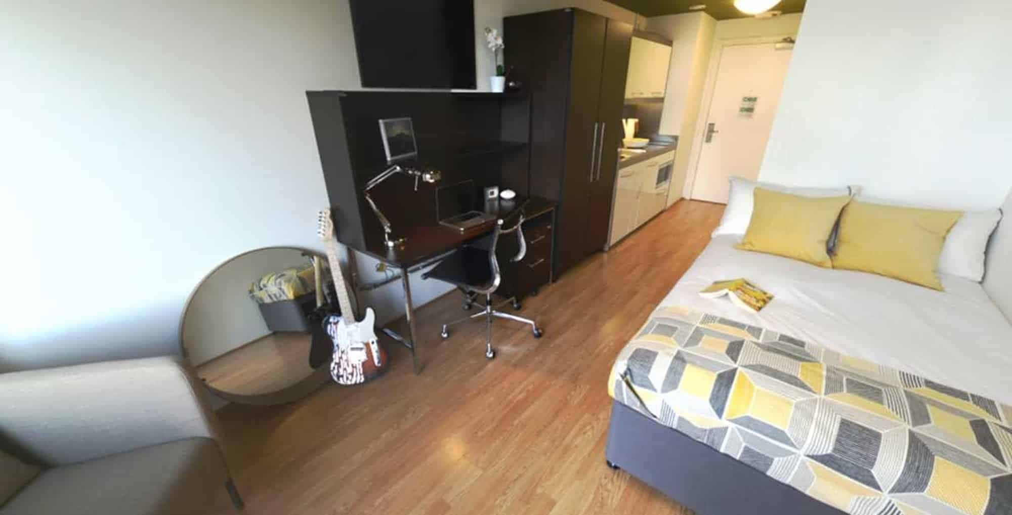 Silver Studio Private Mid Level