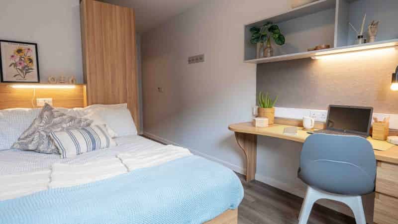 Copper En Suite