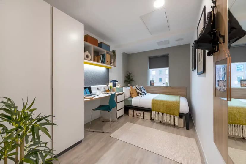 Altura, Birmingham image 1