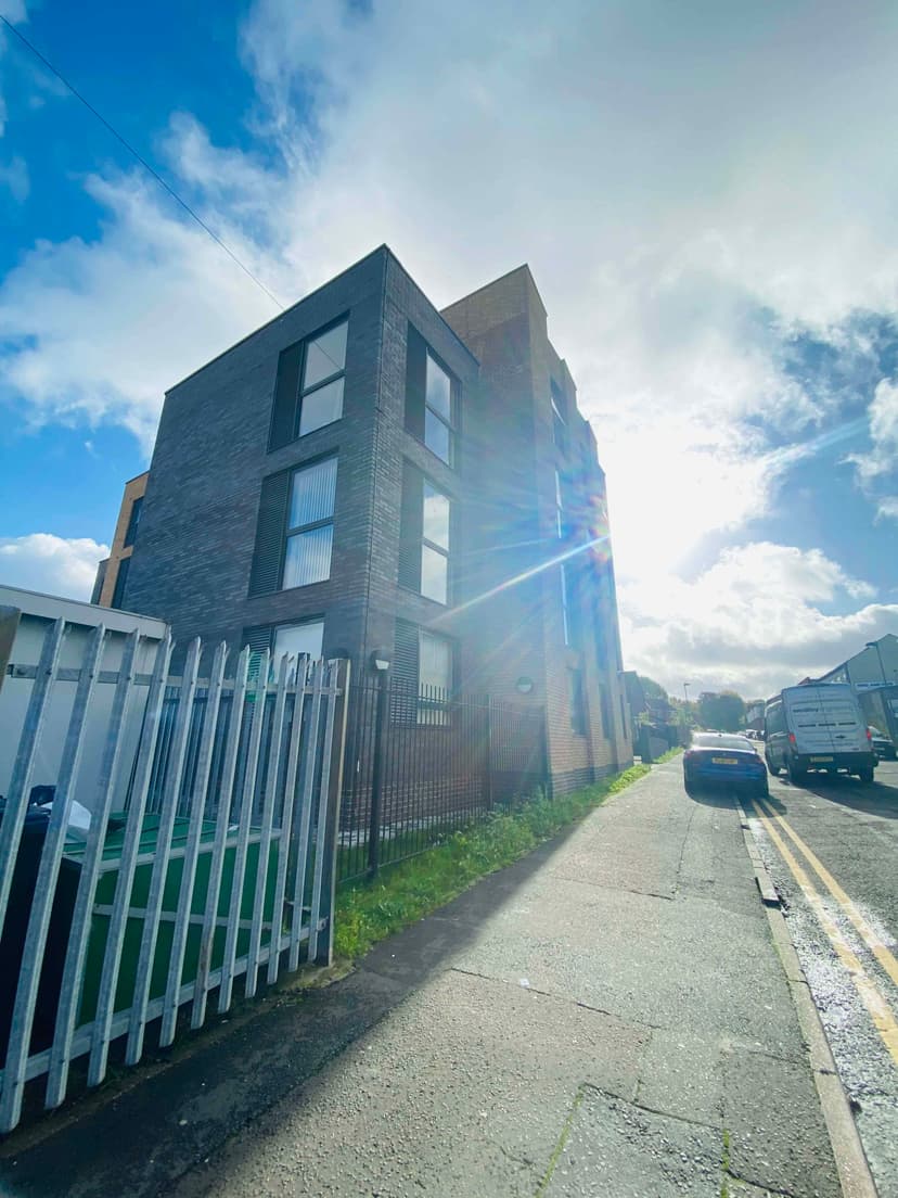 Windsor Court, Birmingham image 20