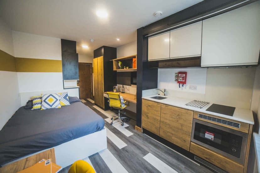 Windsor Court, Birmingham image 1