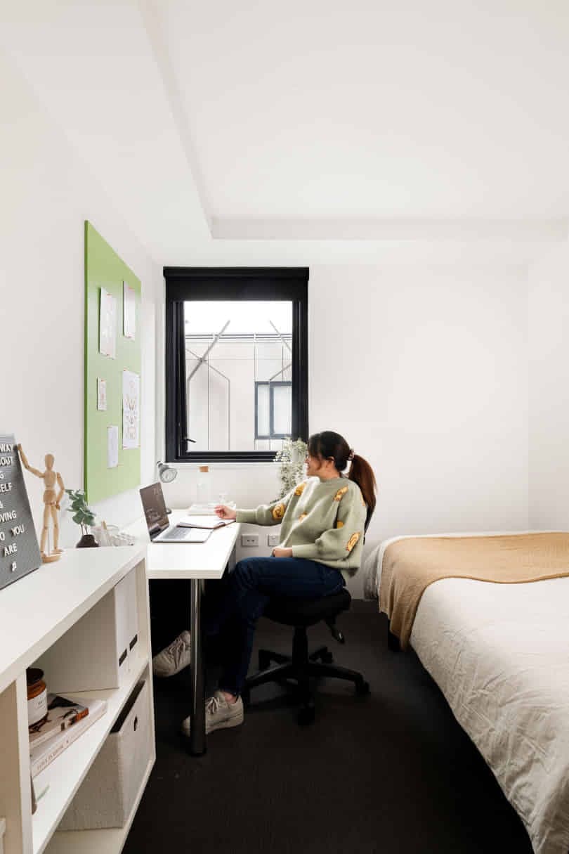 Single Bedroom – 6 Share Apt