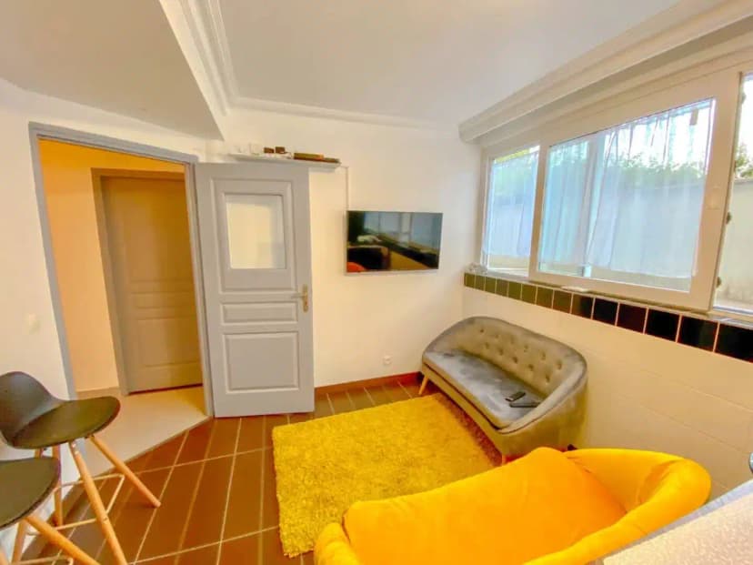 Room in a 6 Bedroom Apartment, Clément Ader Street, Rosny-Sous-Bois, France (93110) view 6