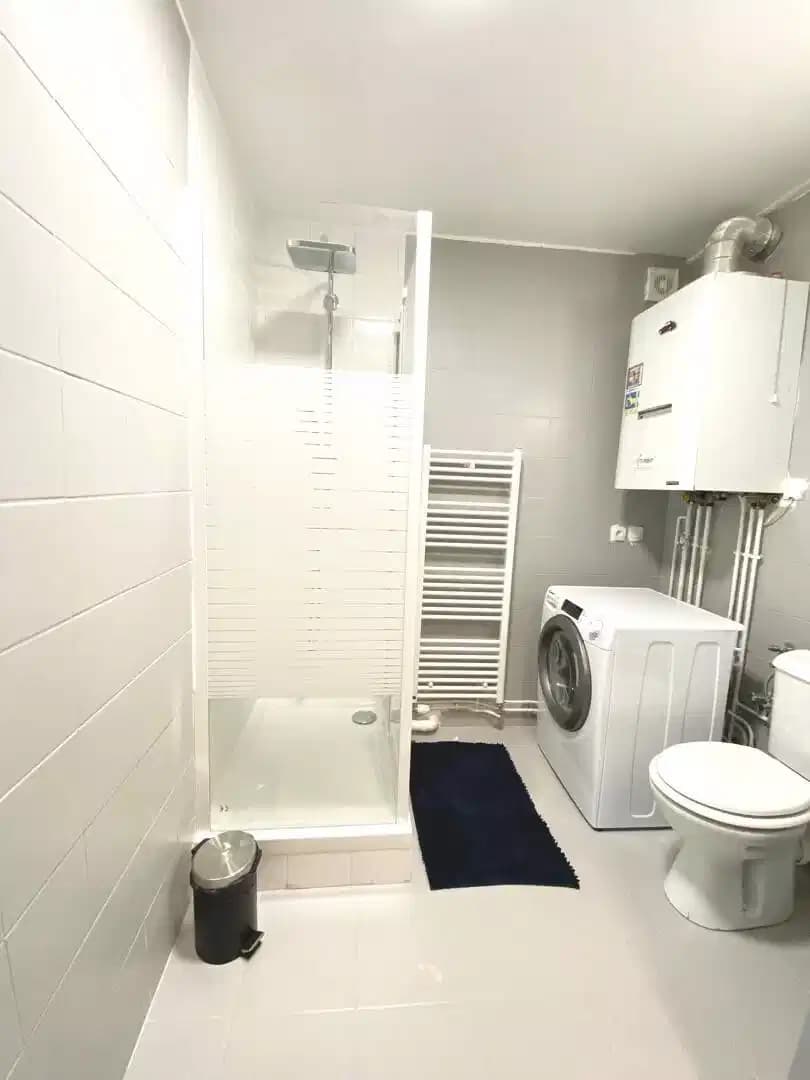 Room in a 6 Bedroom Apartment, Clément Ader Street, Rosny-Sous-Bois, France (93110) view 4