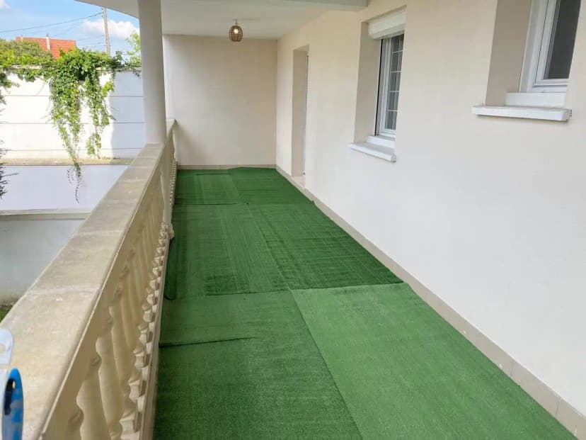 Room in a 6 Bedroom Apartment, Clément Ader Street, Rosny-Sous-Bois, France (93110) view 2