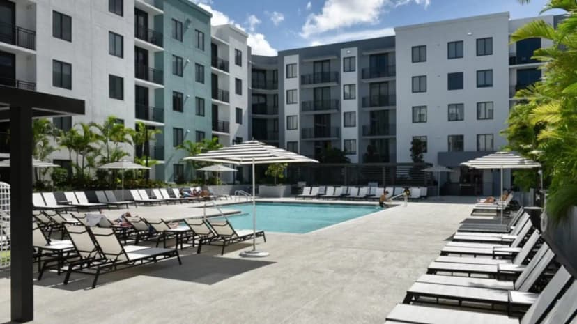 4th Street Commons, Miami image 12