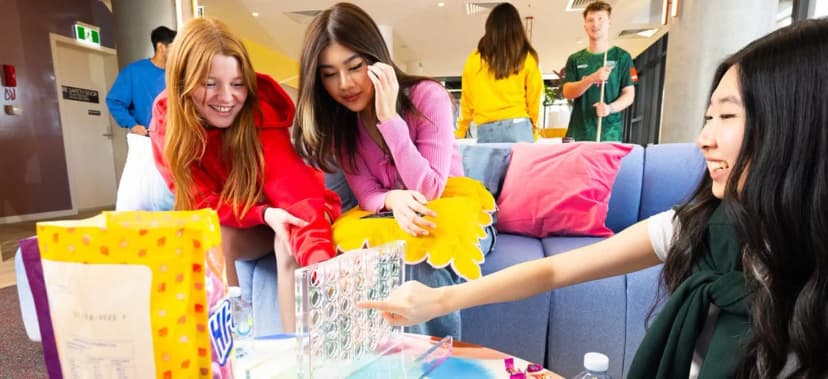 Scape Lachlan, Sydney view 7