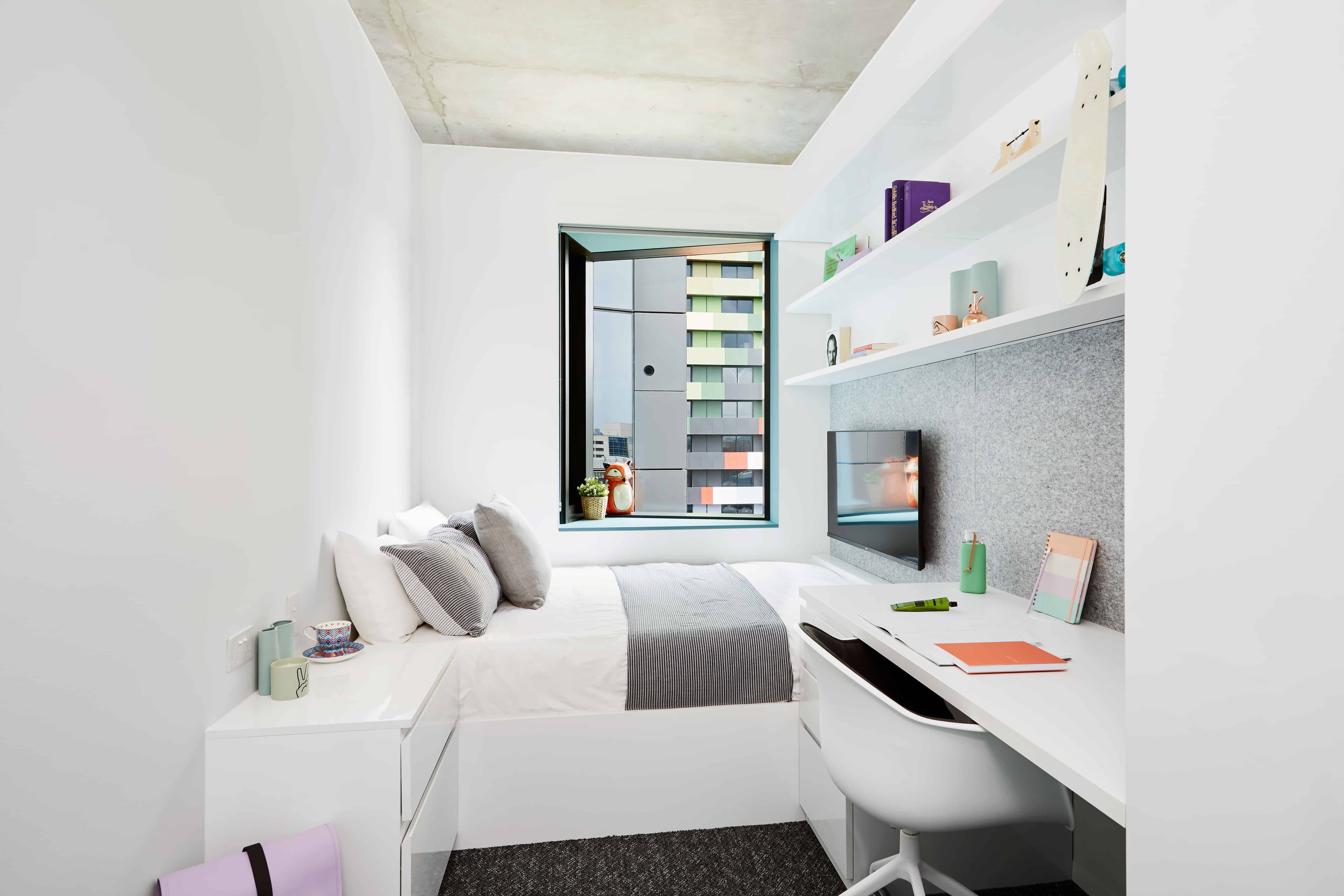 6 Bedroom Shared Bathroom, Double Bed