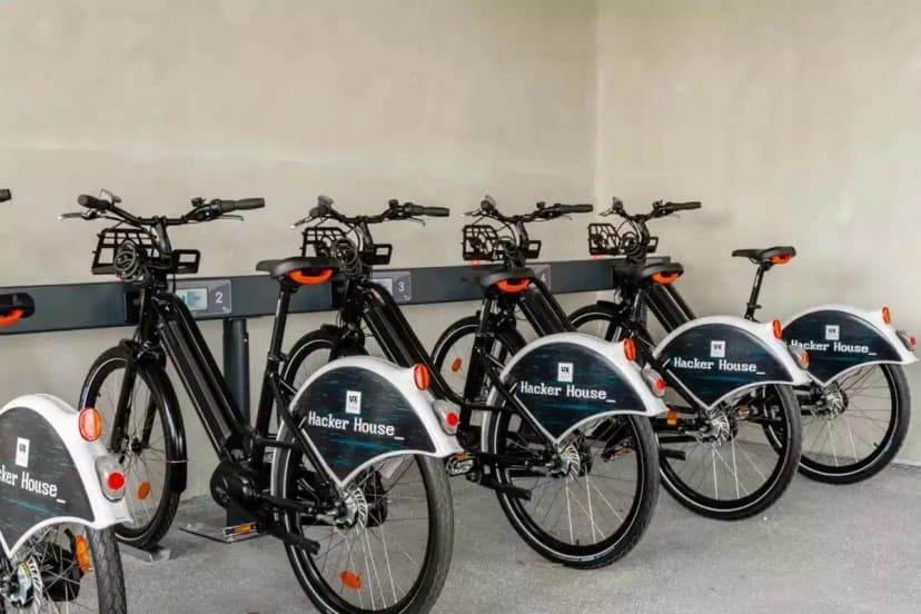 Hacker Residence, Palaiseau view 3