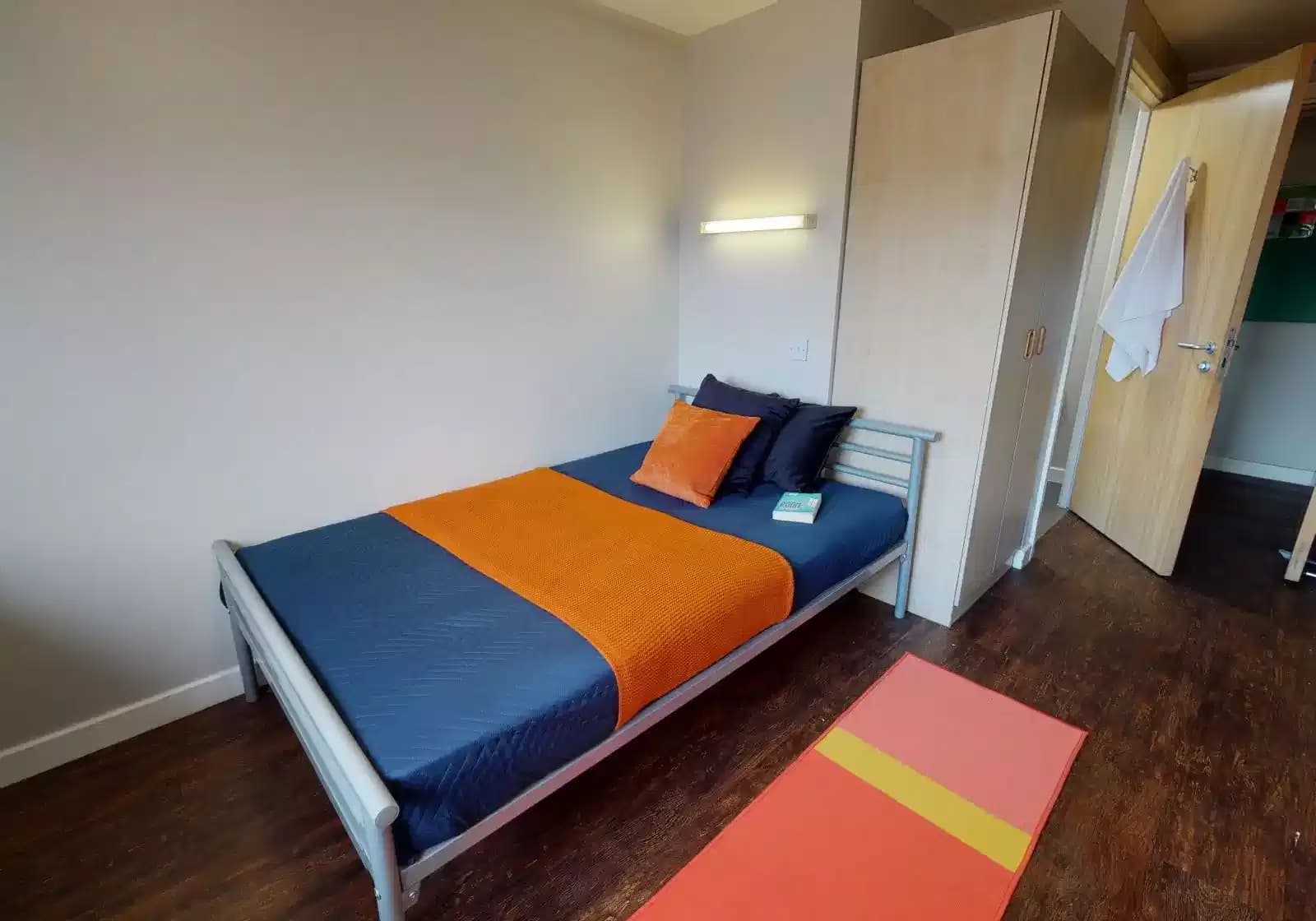 Bronze En Suite Plus