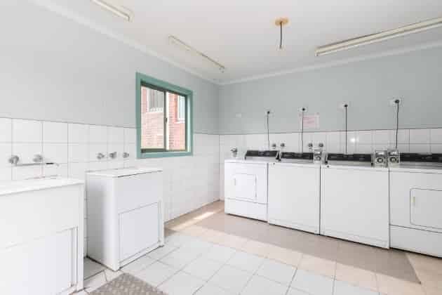 Bouverie Residence, Melbourne view 5