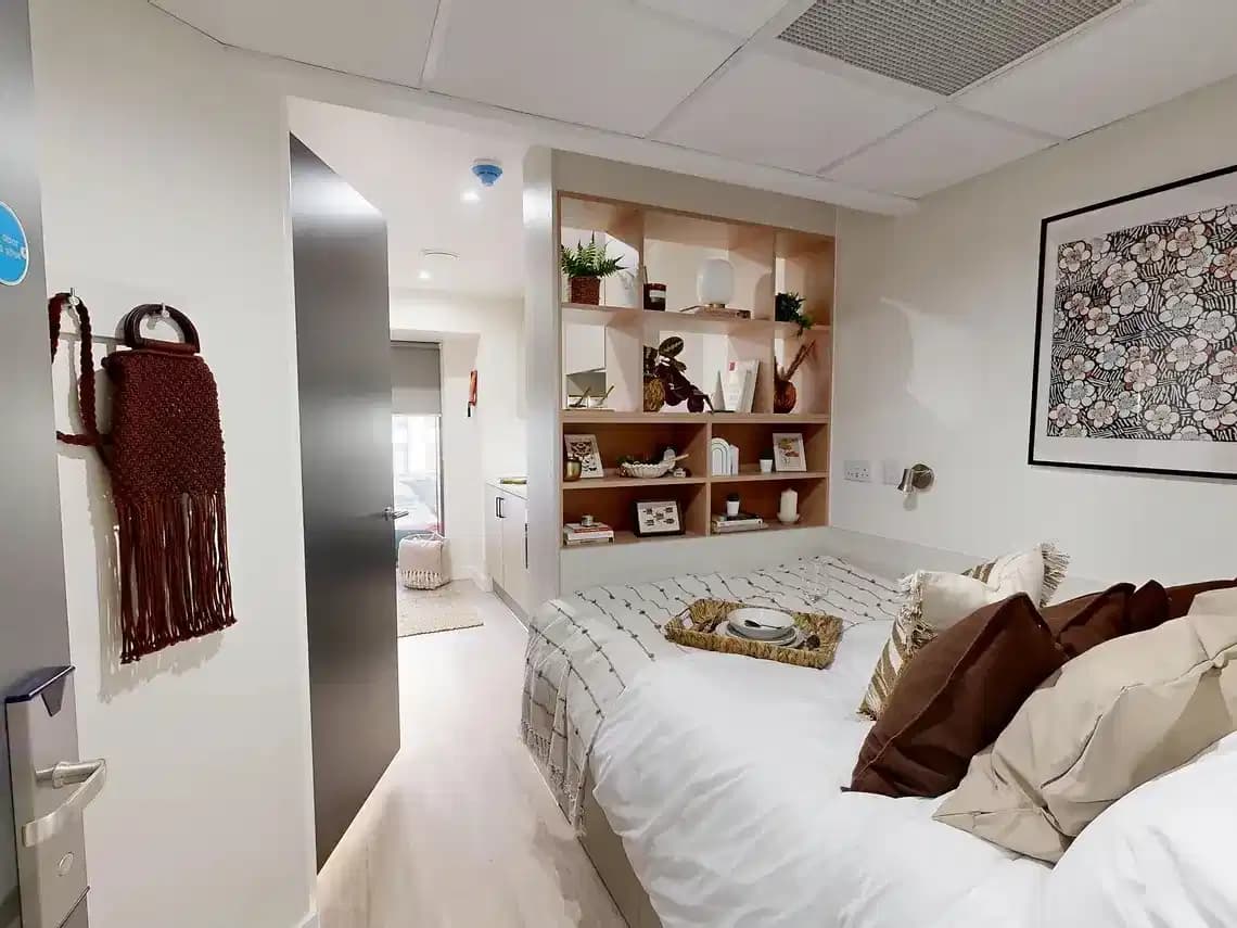 Classic Studio Plus (Floors 30-32)