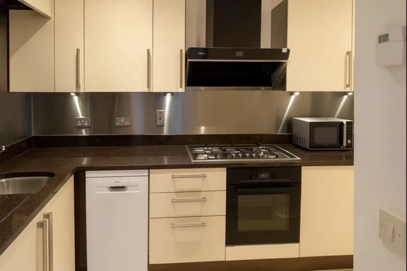 Room in a 4 Bedroom Apartment, Beechwood Court, Dublin A94 X1PR image 8