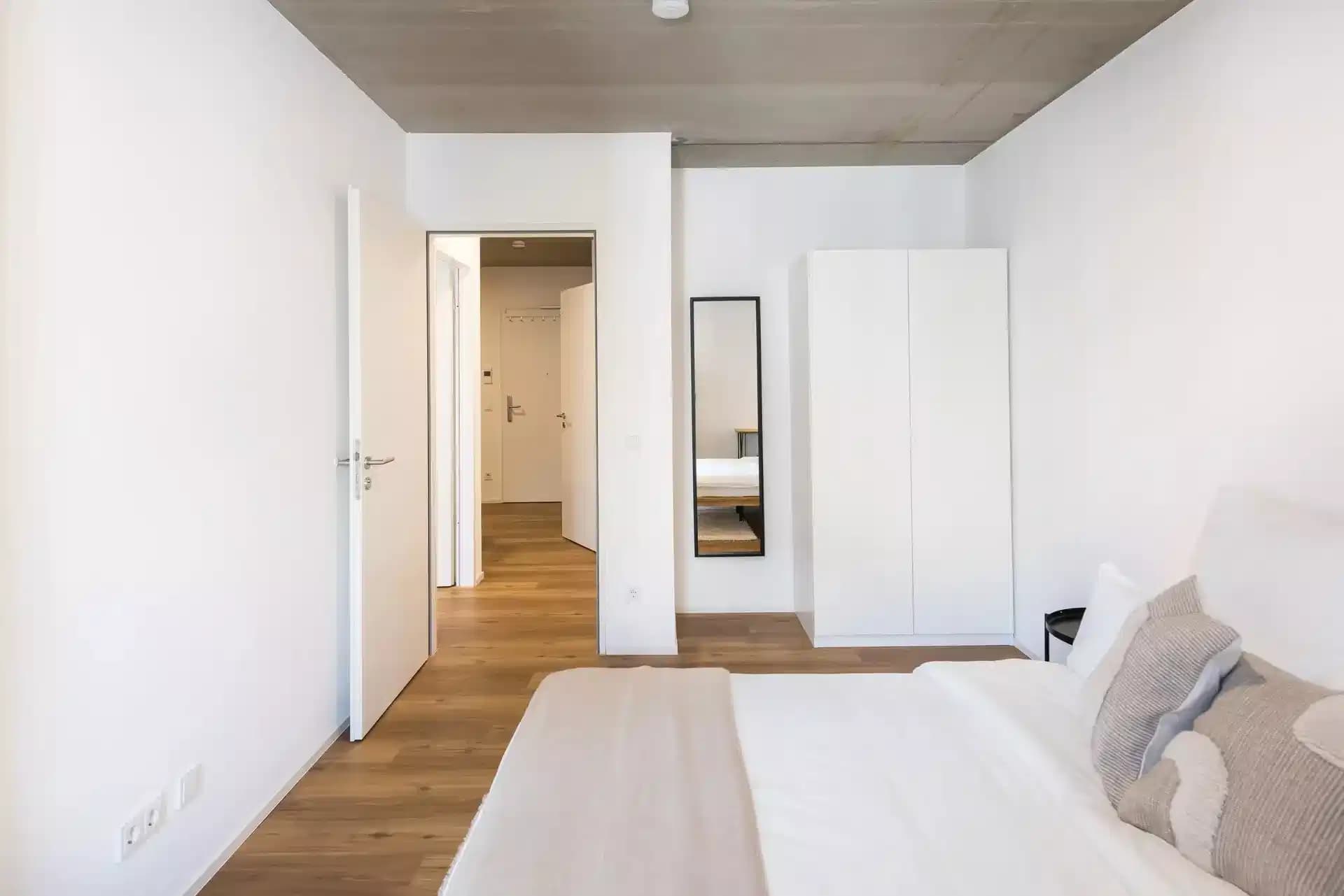 Private Room (02401)